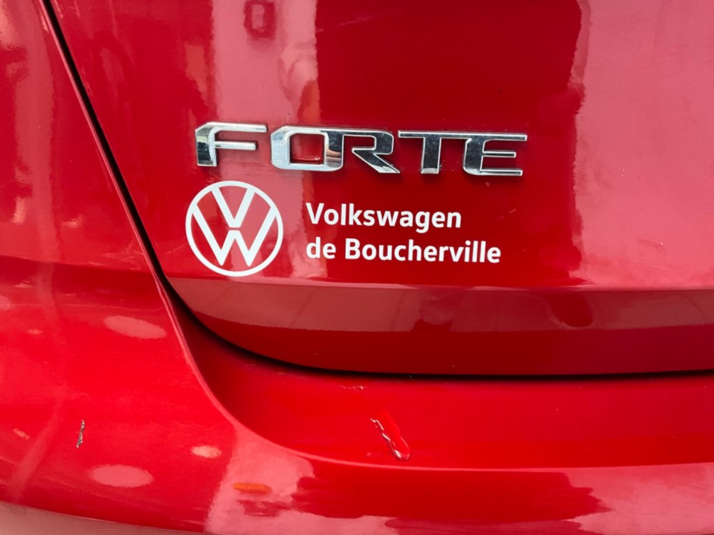 2017 Kia Forte EX in Boucherville, Quebec - 12 - w1024h768px
