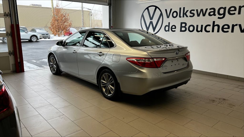 Toyota Camry Hybrid SE 2015 à Boucherville, Québec - 2 - w1024h768px