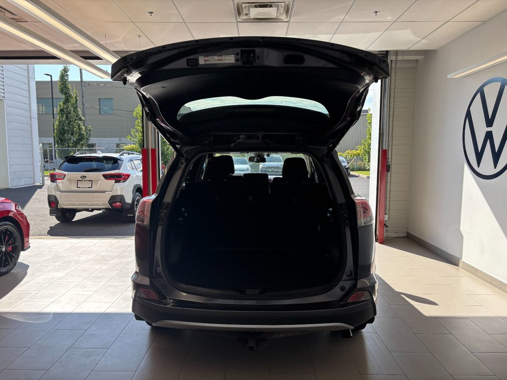 2018 Toyota RAV4 HYBRIDE XLE in Boucherville, Quebec - 30 - w1024h768px