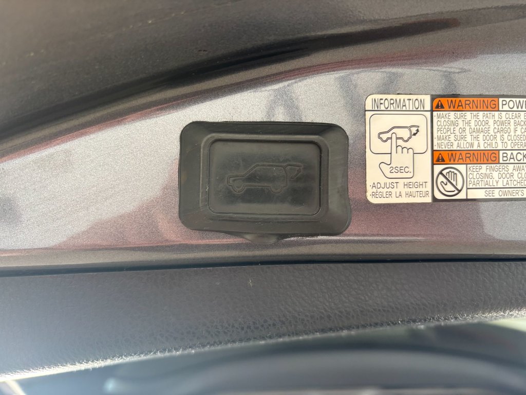 2018 Toyota RAV4 HYBRIDE XLE in Boucherville, Quebec - 29 - w1024h768px