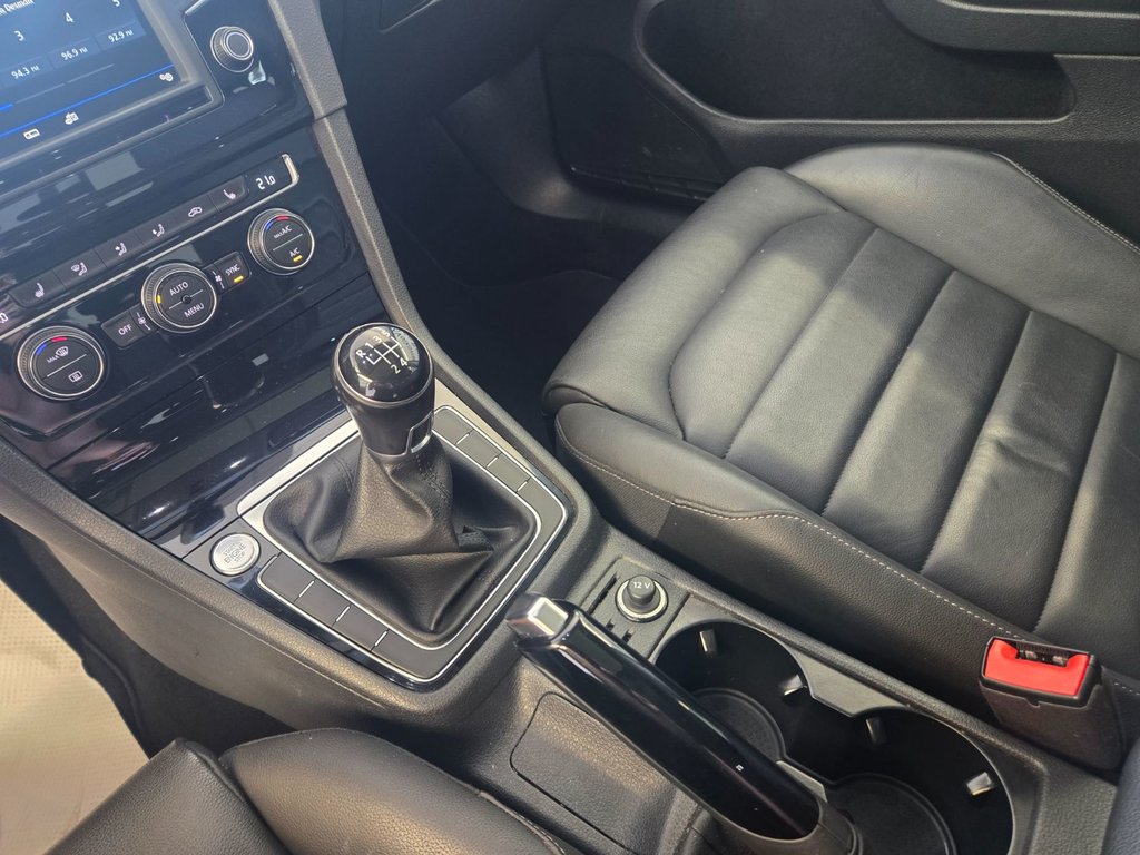 2017 Volkswagen Golf HIGHLINE in Boucherville, Quebec - 19 - w1024h768px
