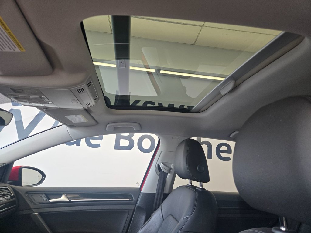 2017 Volkswagen Golf HIGHLINE in Boucherville, Quebec - 28 - w1024h768px