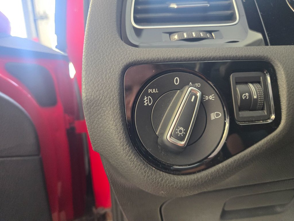 2017 Volkswagen Golf HIGHLINE in Boucherville, Quebec - 22 - w1024h768px