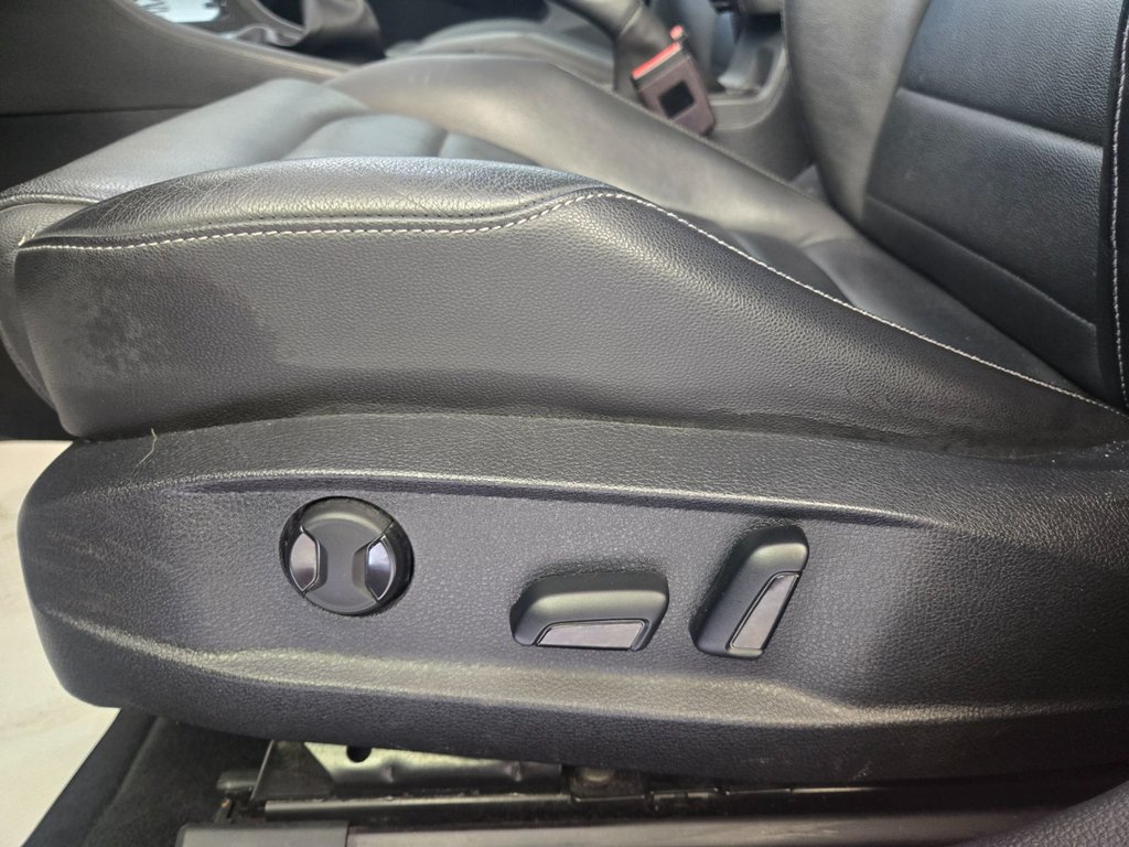 2017 Volkswagen Golf HIGHLINE in Boucherville, Quebec - 16 - w1024h768px