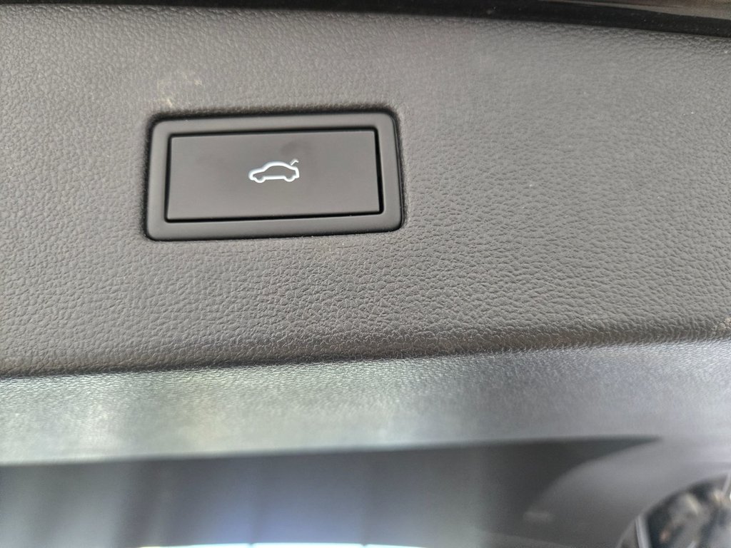 2021 Volkswagen Tiguan UNITED in Boucherville, Quebec - 33 - w1024h768px