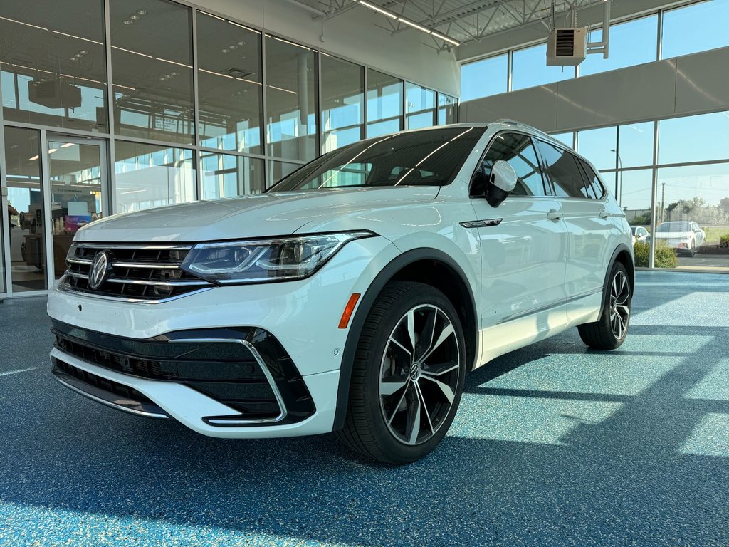 Volkswagen Tiguan Highline R-Line 2022 à Boucherville, Québec - 1 - w1024h768px