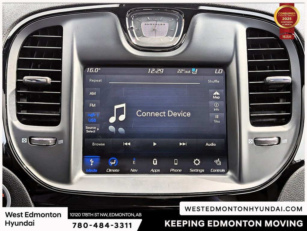 2023 Chrysler 300 Touring in Edmonton, Alberta - 8 - w1024h768px