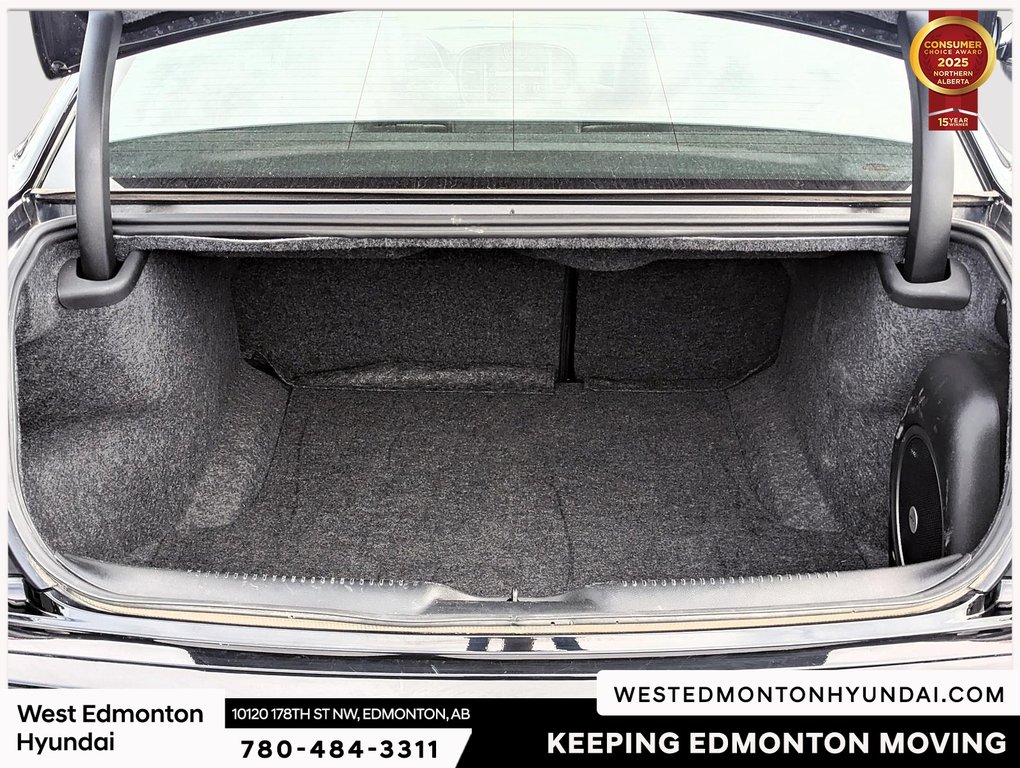 2023 Chrysler 300 Touring in Edmonton, Alberta - 24 - w1024h768px