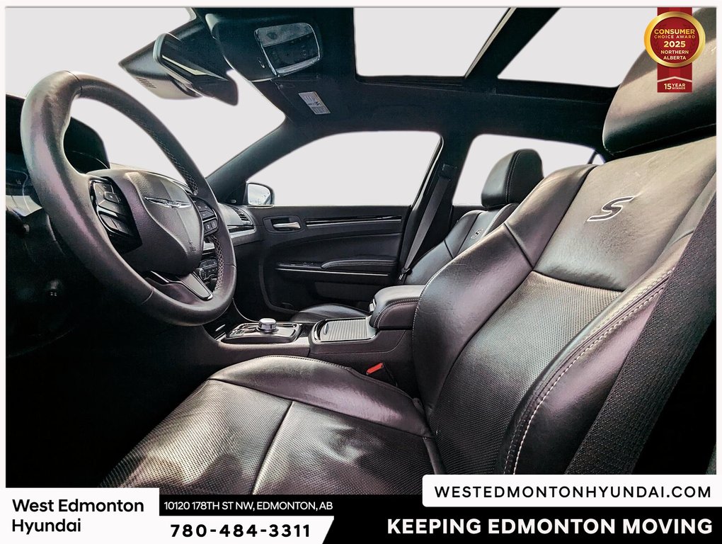 2023 Chrysler 300 Touring in Edmonton, Alberta - 14 - w1024h768px
