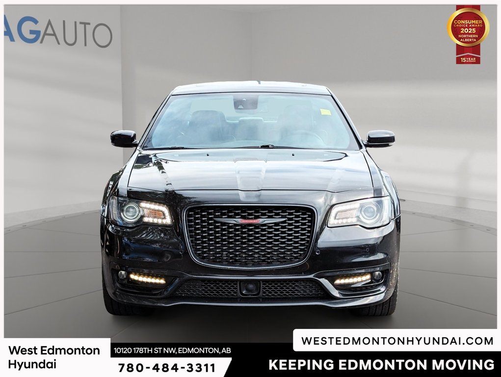 2023 Chrysler 300 Touring in Edmonton, Alberta - 4 - w1024h768px