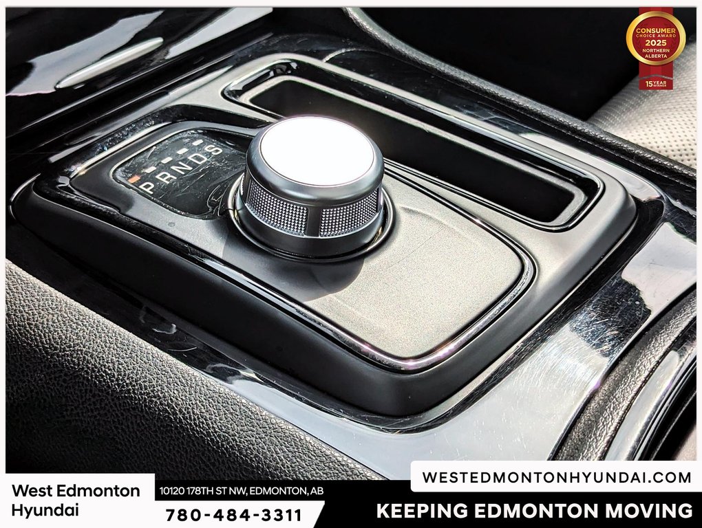 2023 Chrysler 300 Touring in Edmonton, Alberta - 10 - w1024h768px
