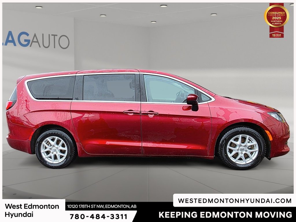 2023 Chrysler Grand Caravan SXT in Edmonton, Alberta - 10 - w1024h768px