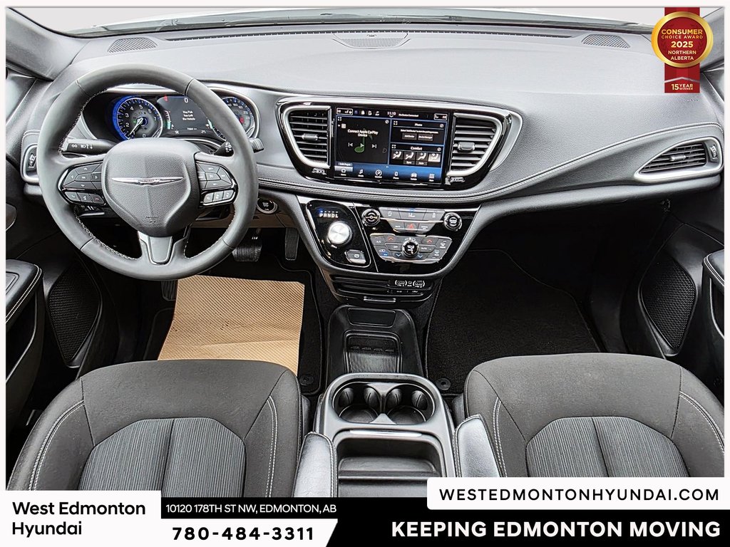 2022 Chrysler Pacifica Touring in Edmonton, Alberta - 17 - w1024h768px
