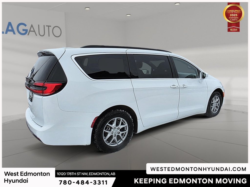 2022 Chrysler Pacifica Touring in Edmonton, Alberta - 10 - w1024h768px