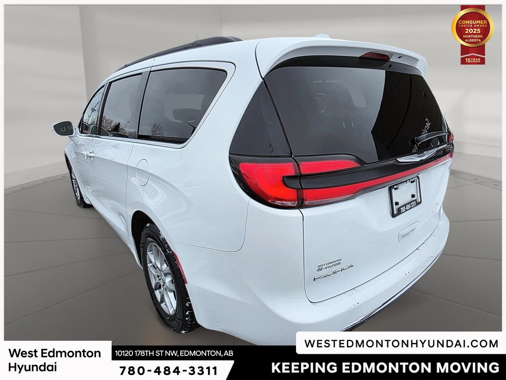 2022 Chrysler Pacifica Touring in Edmonton, Alberta - 7 - w1024h768px