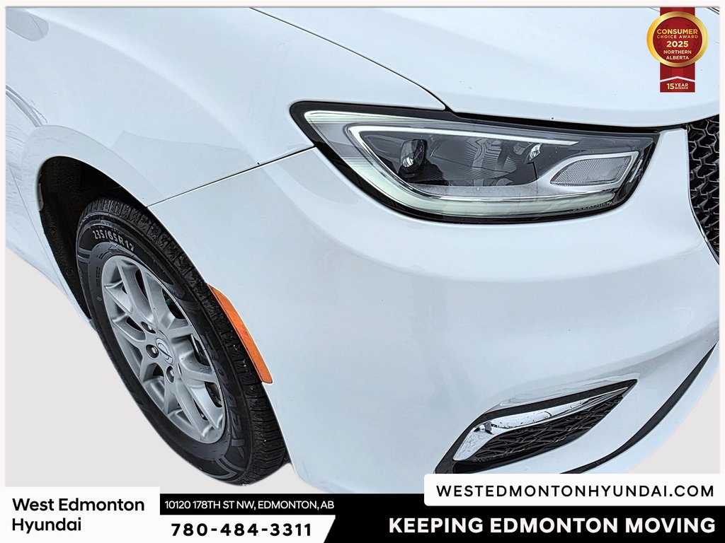2022 Chrysler Pacifica Touring in Edmonton, Alberta - 13 - w1024h768px
