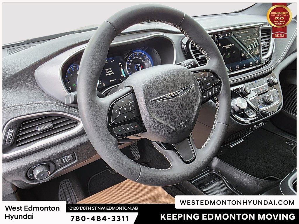 2022 Chrysler Pacifica Touring in Edmonton, Alberta - 20 - w1024h768px