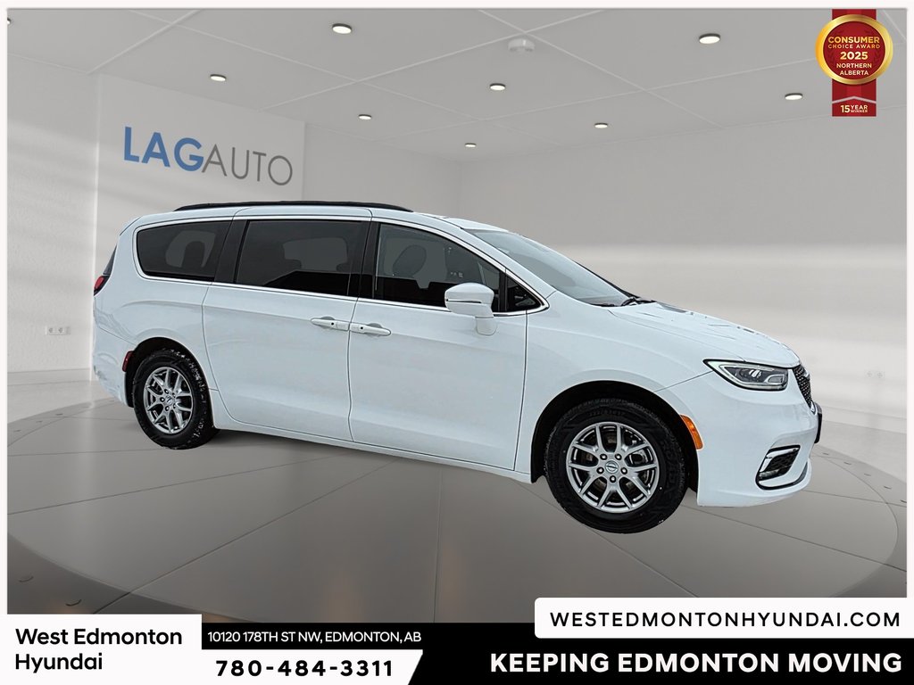 2022 Chrysler Pacifica Touring in Edmonton, Alberta - 12 - w1024h768px