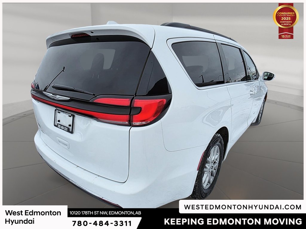 2022 Chrysler Pacifica Touring in Edmonton, Alberta - 9 - w1024h768px