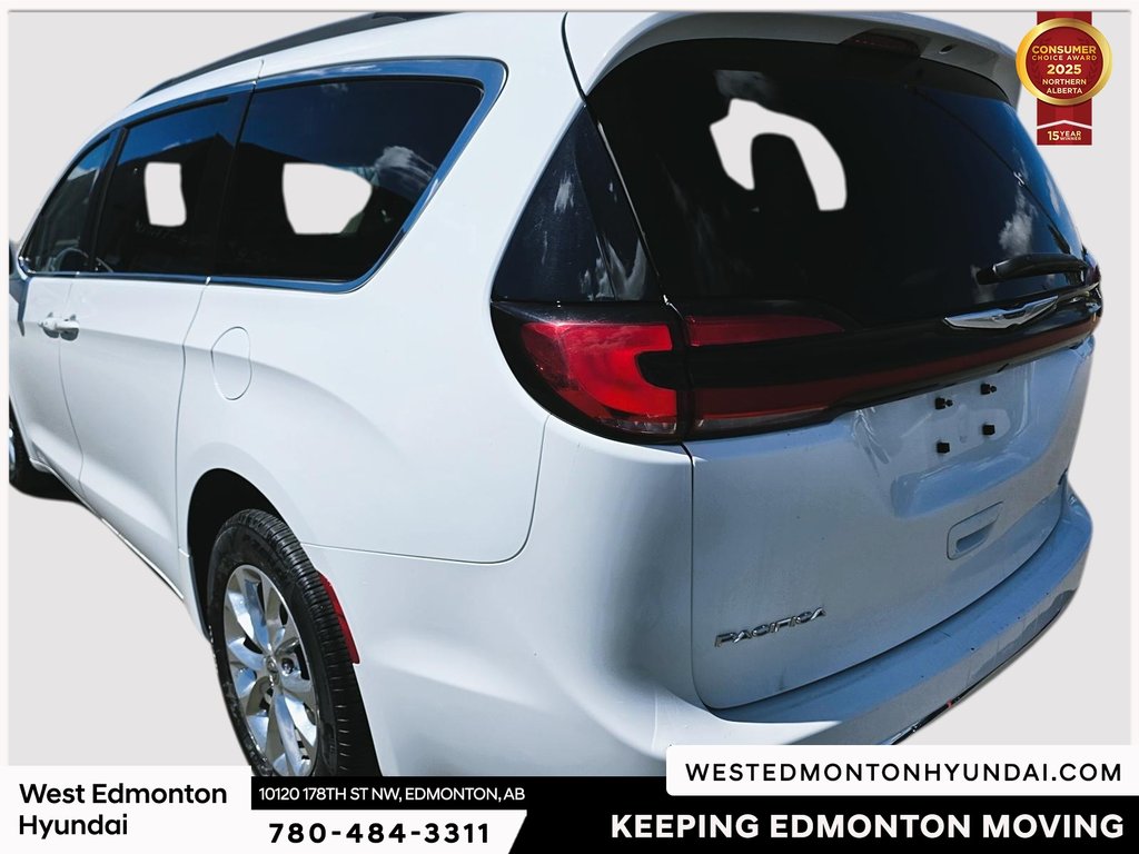 2022 Chrysler Pacifica Touring-L in Edmonton, Alberta - 6 - w1024h768px