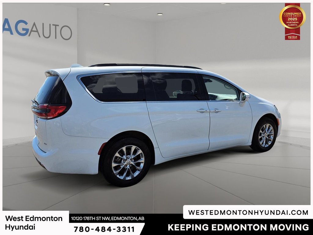 2022 Chrysler Pacifica Touring-L in Edmonton, Alberta - 9 - w1024h768px