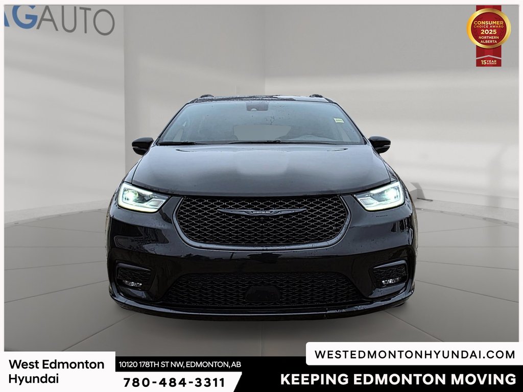 2023 Chrysler Pacifica Touring-L in Edmonton, Alberta - 2 - w1024h768px