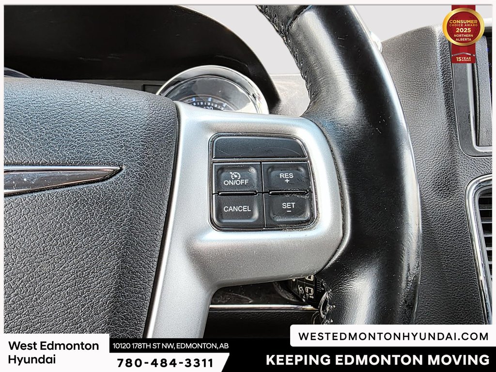 2015 Chrysler Town & Country Touring in Edmonton, Alberta - 15 - w1024h768px