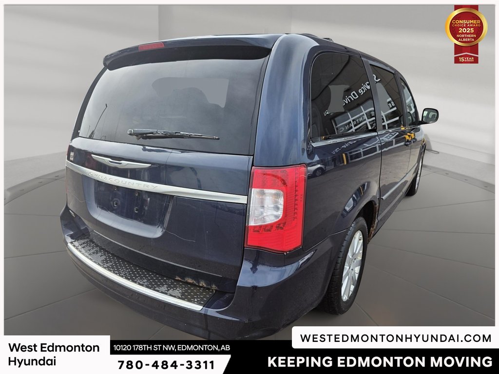 2015 Chrysler Town & Country Touring in Edmonton, Alberta - 8 - w1024h768px