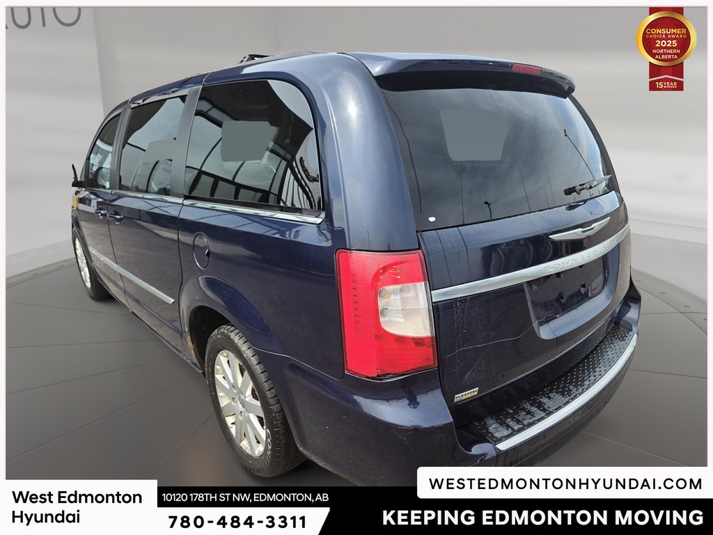 2015 Chrysler Town & Country Touring in Edmonton, Alberta - 6 - w1024h768px