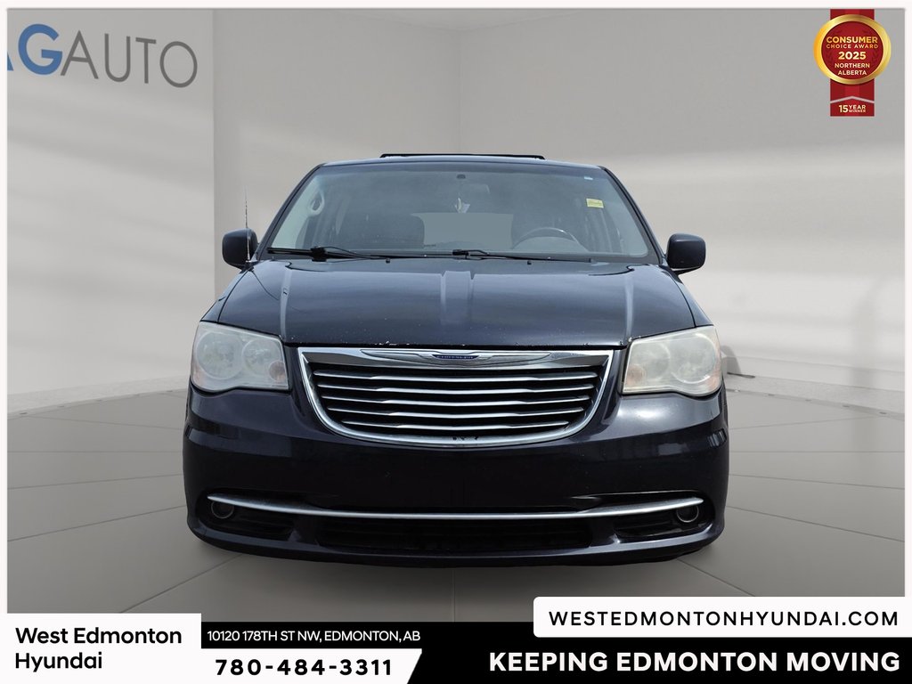 2015 Chrysler Town & Country Touring in Edmonton, Alberta - 2 - w1024h768px