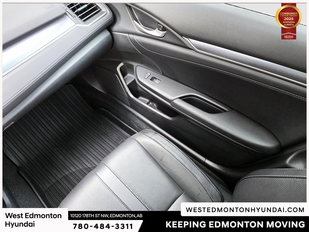 2017 Honda Civic Touring in Edmonton, Alberta - 15 - w1024h768px