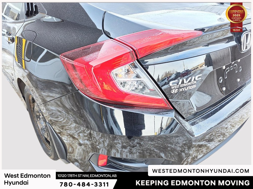 2017 Honda Civic Touring in Edmonton, Alberta - 7 - w1024h768px