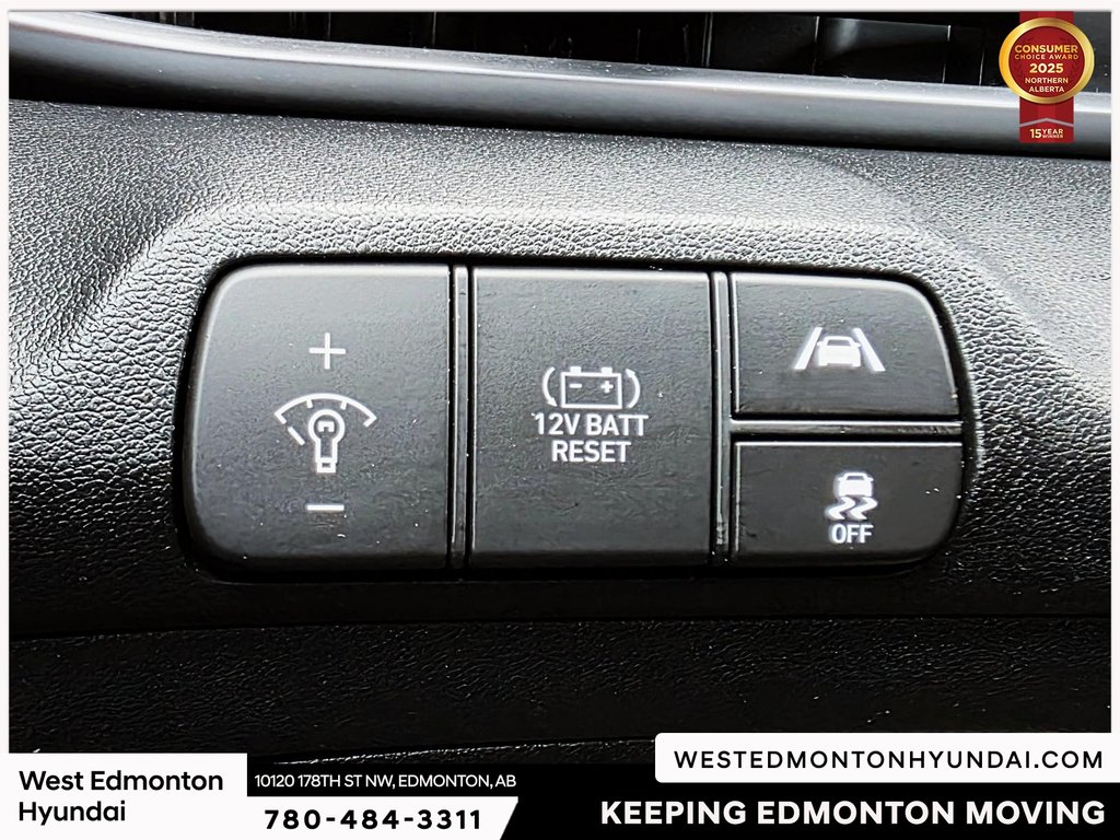 2023 Hyundai Elantra Hybrid Luxury in Edmonton, Alberta - 13 - w1024h768px