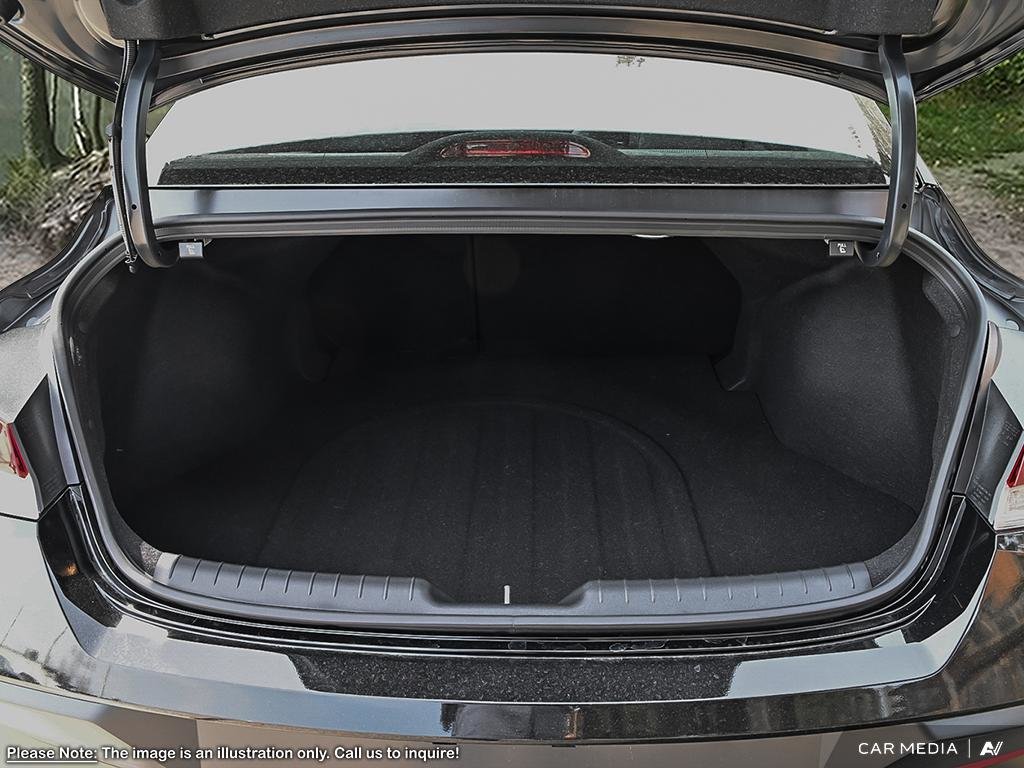 2025 Hyundai Elantra Hybrid Luxury Two-Tone Interior in Edmonton, Alberta - 6 - w1024h768px