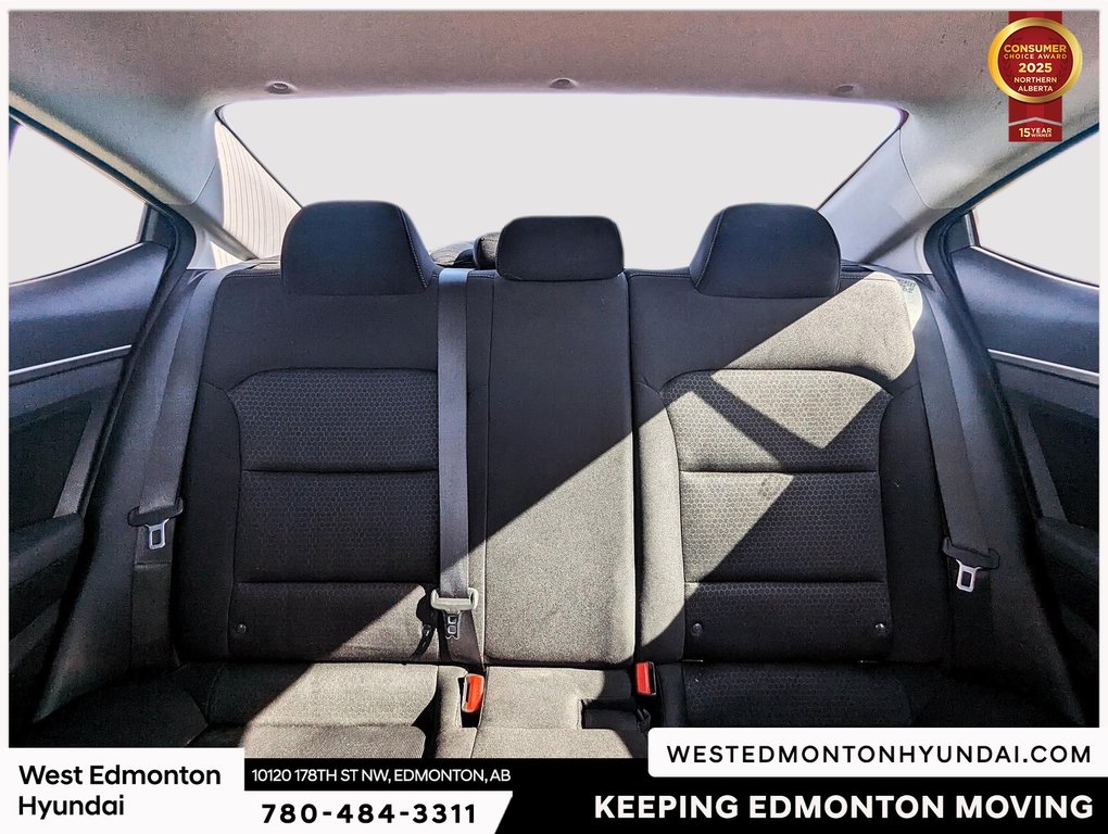 2017 Hyundai Elantra SE in Edmonton, Alberta - 19 - w1024h768px