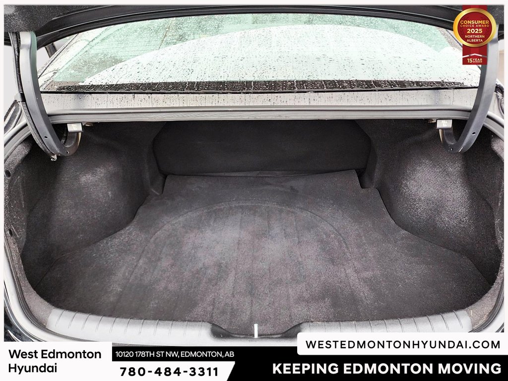 2022 Hyundai Elantra Preferred in Edmonton, Alberta - 14 - w1024h768px