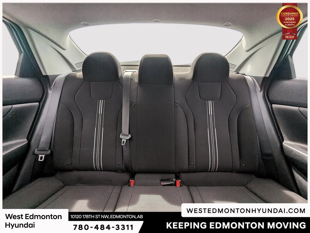 2023 Hyundai Elantra Preferred in Edmonton, Alberta - 14 - w1024h768px