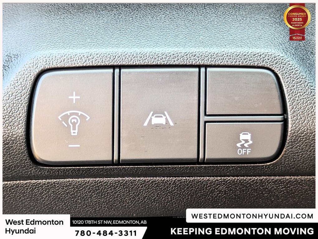2023 Hyundai Elantra Luxury in Edmonton, Alberta - 7 - w1024h768px