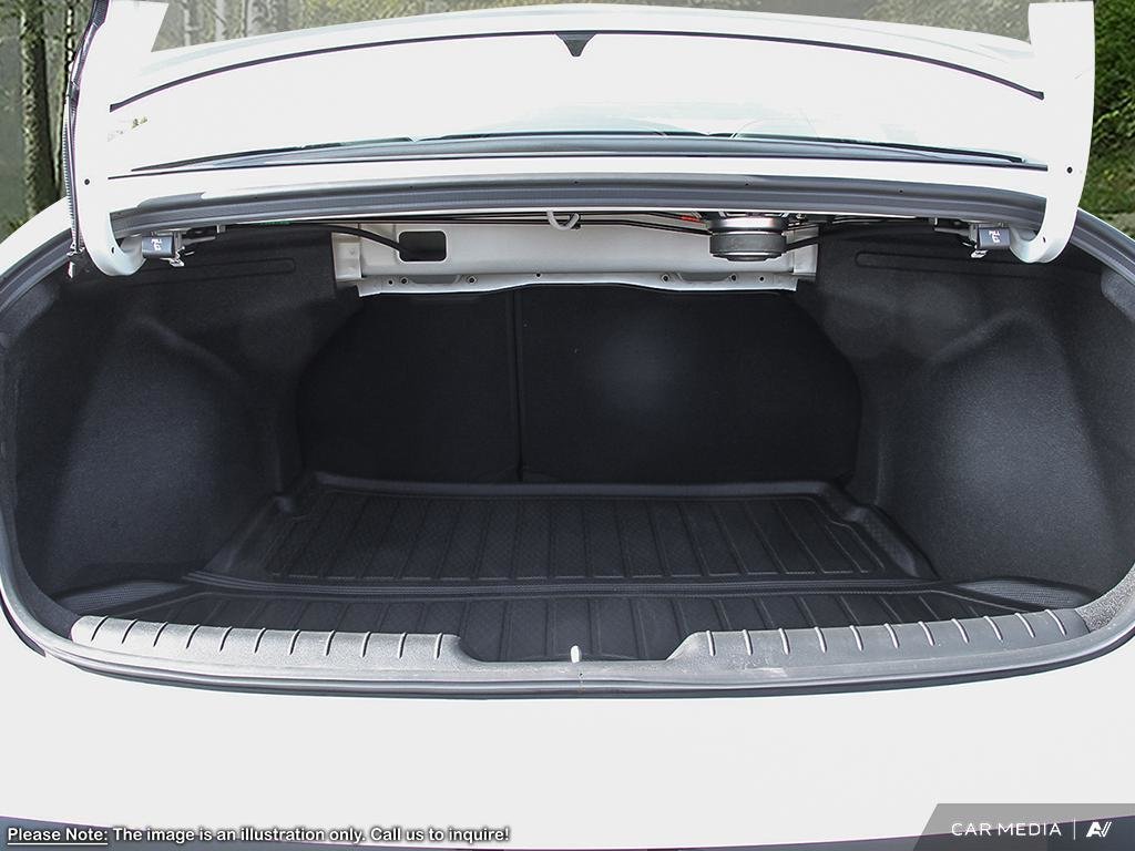 2025 Hyundai Elantra Luxury in Edmonton, Alberta - 7 - w1024h768px