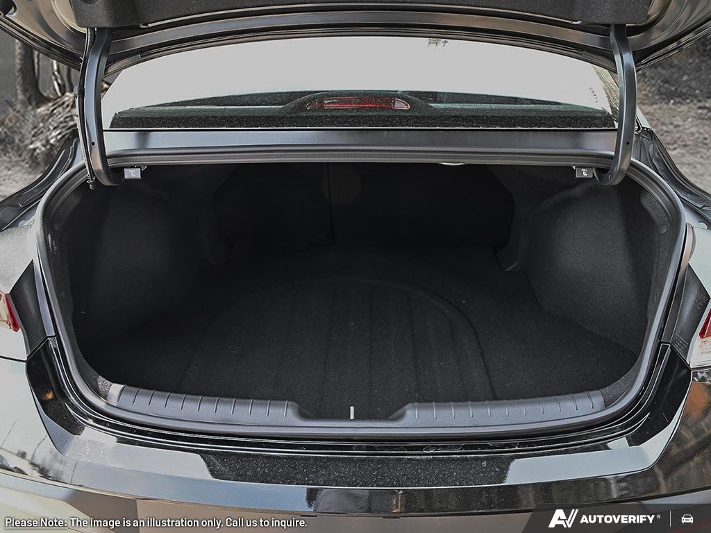 2026 Hyundai Elantra Luxury Two-Tone Interior in Edmonton, Alberta - 7 - w1024h768px