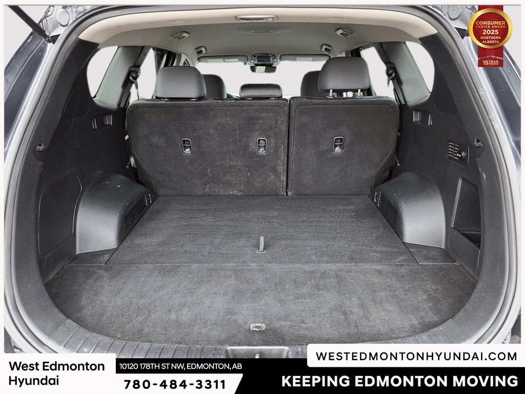 2022 Hyundai Santa Fe Preferred in Edmonton, Alberta - 13 - w1024h768px