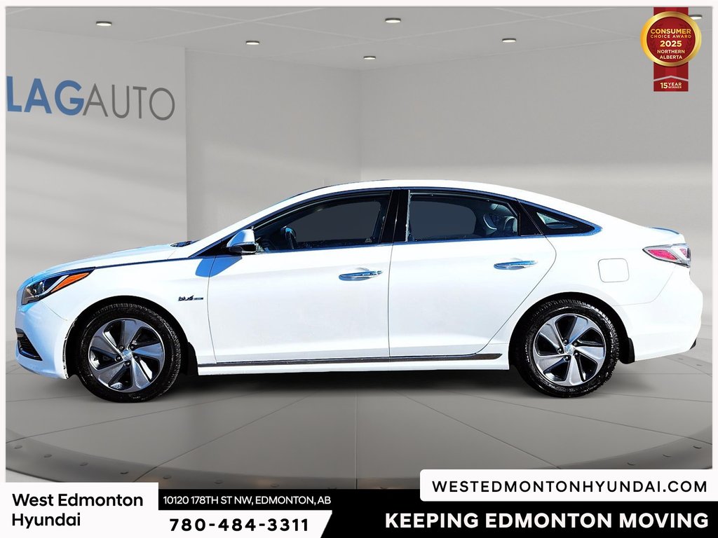 2017 Hyundai Sonata Hybrid Limited in Edmonton, Alberta - 4 - w1024h768px