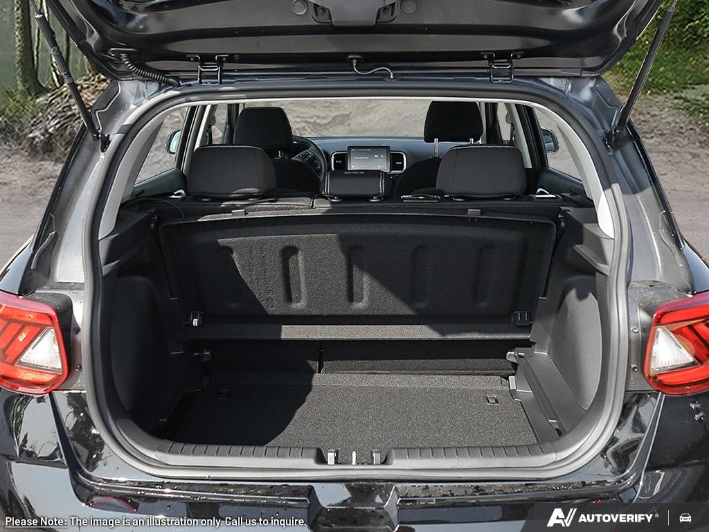 2025 Hyundai Venue Preferred in Edmonton, Alberta - 7 - w1024h768px