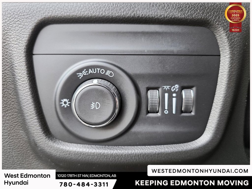2022 Jeep Grand Cherokee L Overland in Edmonton, Alberta - 15 - w1024h768px
