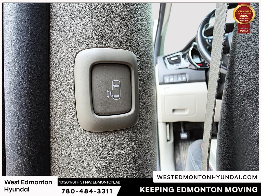 2018 Kia Sedona SX in Edmonton, Alberta - 15 - w1024h768px