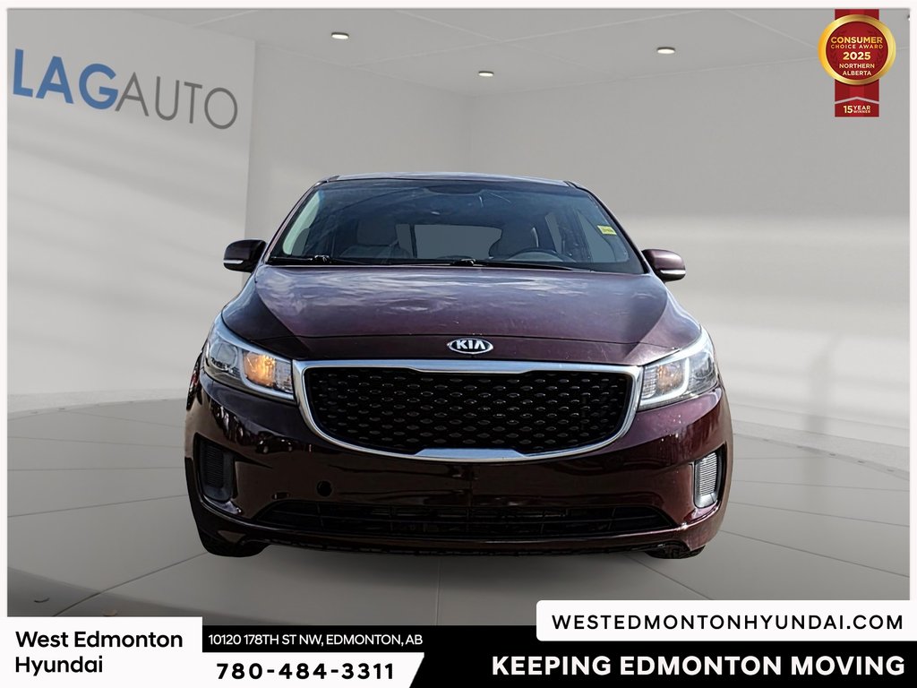 2018 Kia Sedona LX in Edmonton, Alberta - 2 - w1024h768px