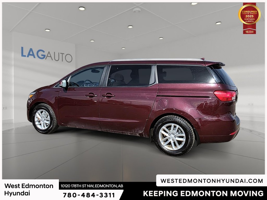 2018 Kia Sedona LX in Edmonton, Alberta - 5 - w1024h768px