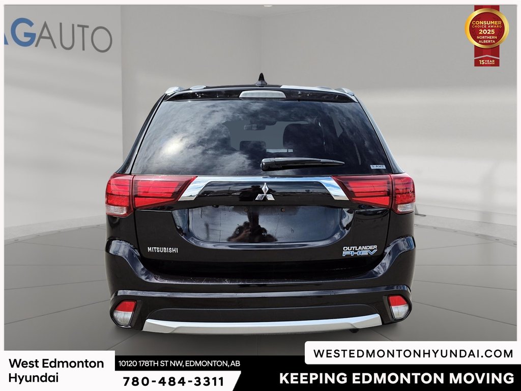 2018 Mitsubishi Outlander PHEV GT in Edmonton, Alberta - 7 - w1024h768px