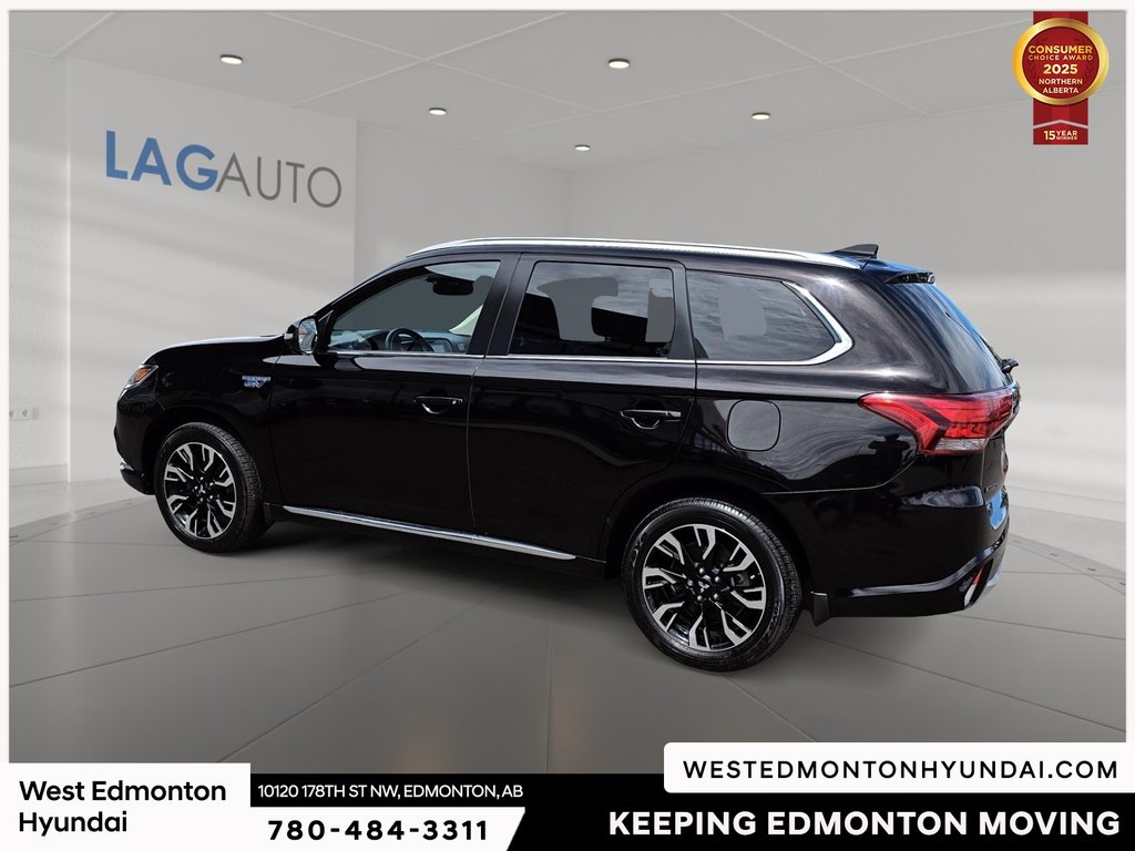 2018 Mitsubishi Outlander PHEV GT in Edmonton, Alberta - 5 - w1024h768px
