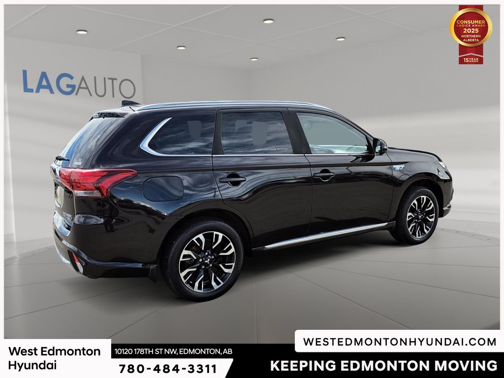 2018 Mitsubishi Outlander PHEV GT in Edmonton, Alberta - 9 - w1024h768px
